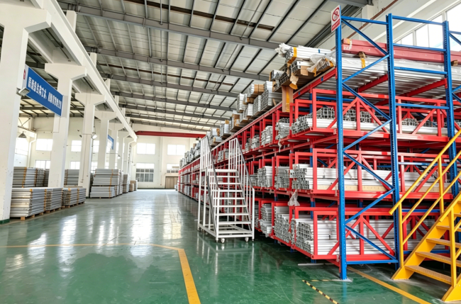 亚洲AV麻豆色欲无码-成品車間-鋁型材成品倉儲